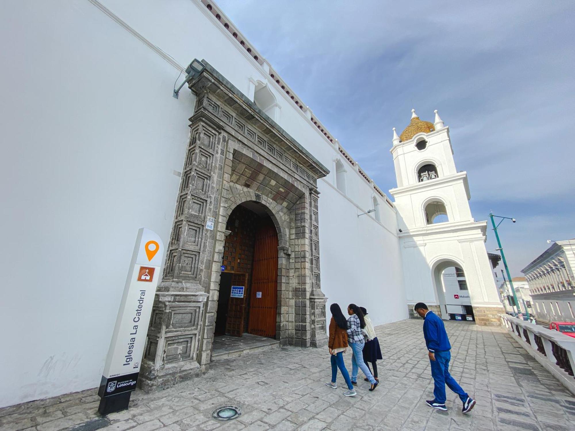 Отель Golden Rest Латакунга Экстерьер фото