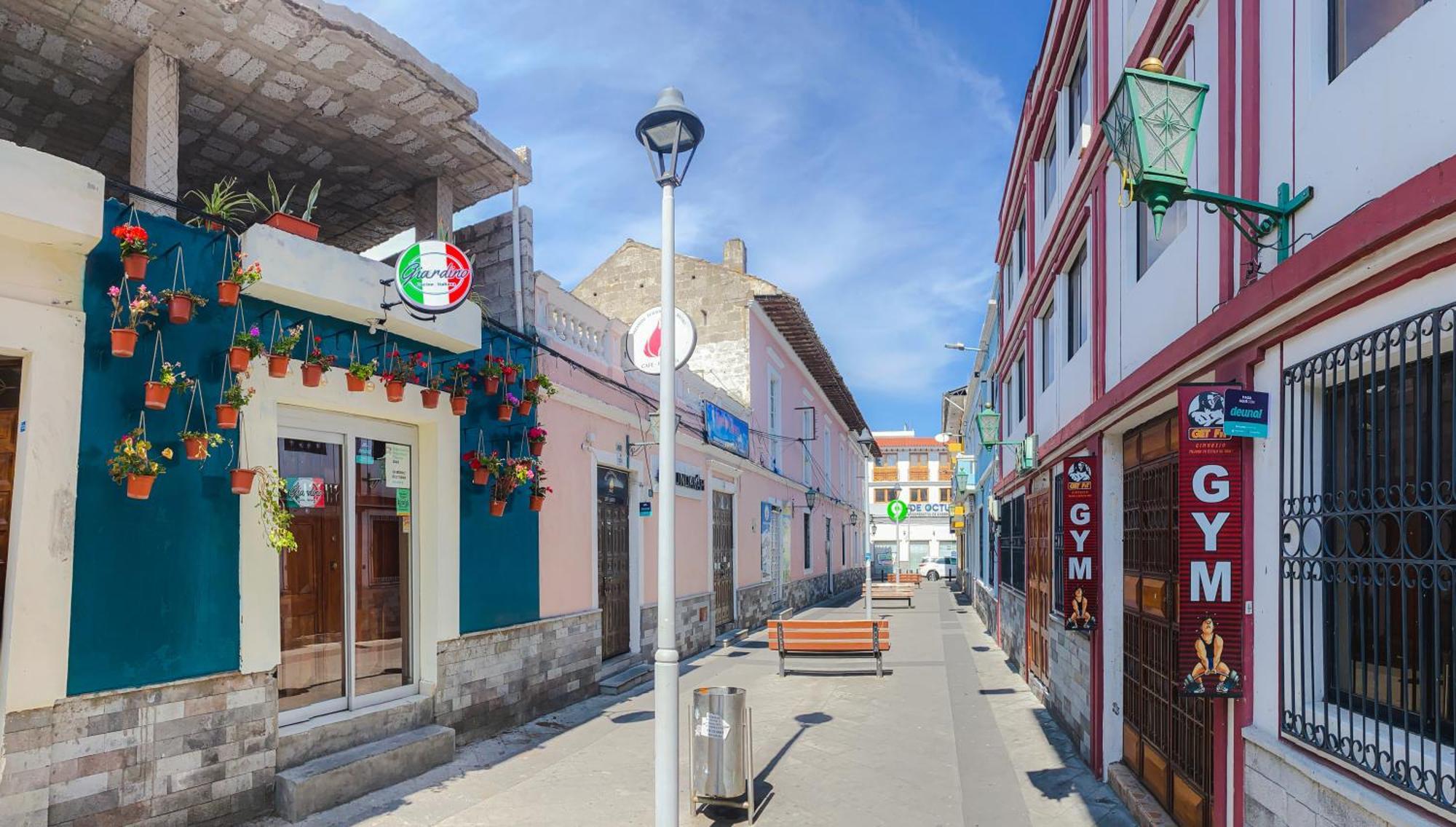 Отель Golden Rest Латакунга Экстерьер фото