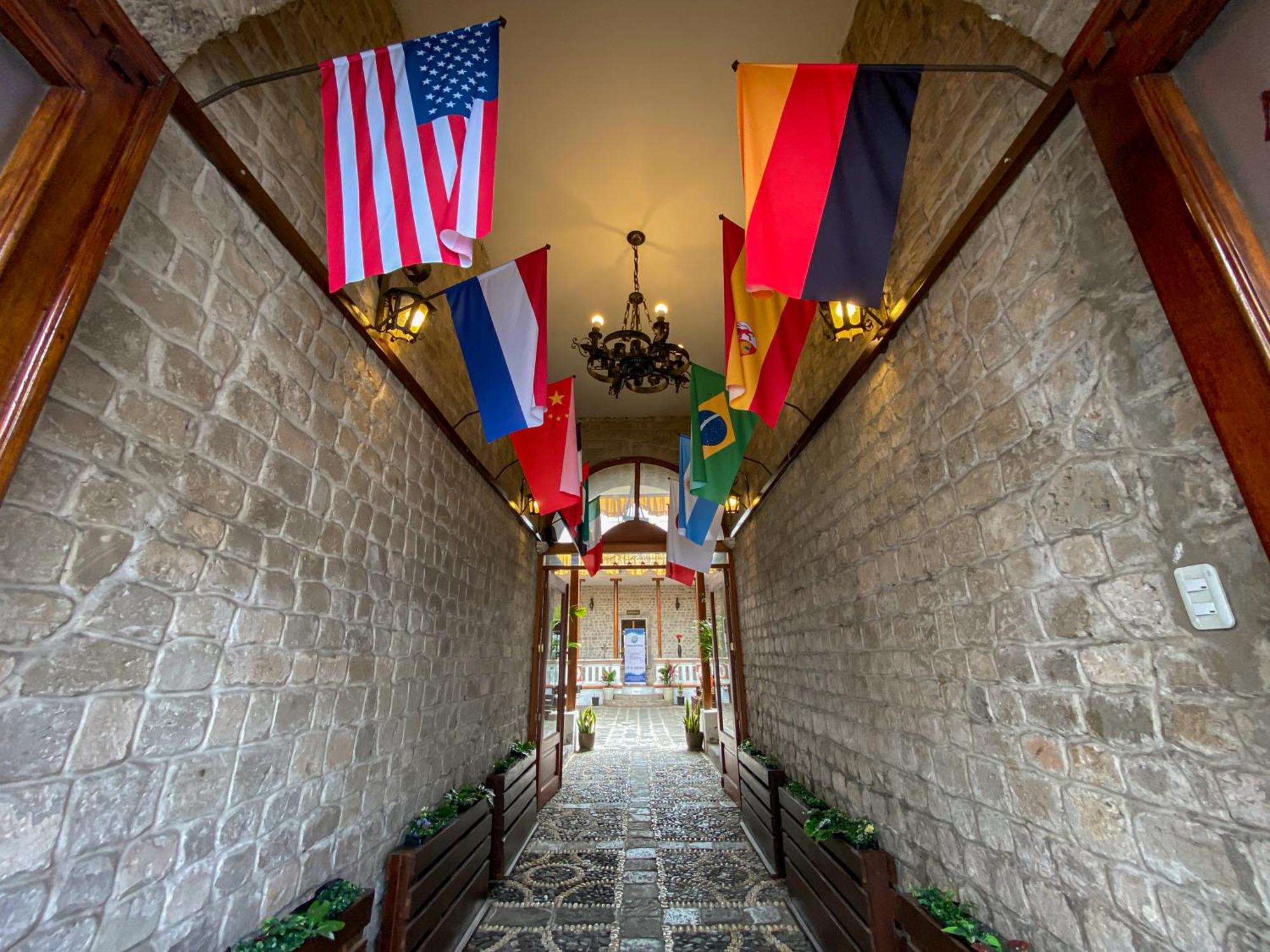 Отель Golden Rest Латакунга Экстерьер фото